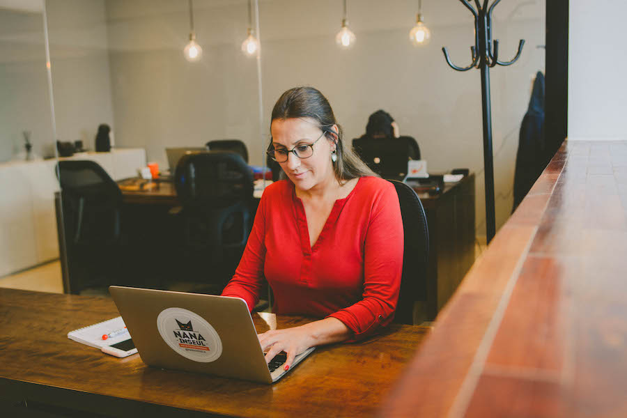 Nana in Seul trabajando desde La Maquinita. Coworking en Buenos Aires