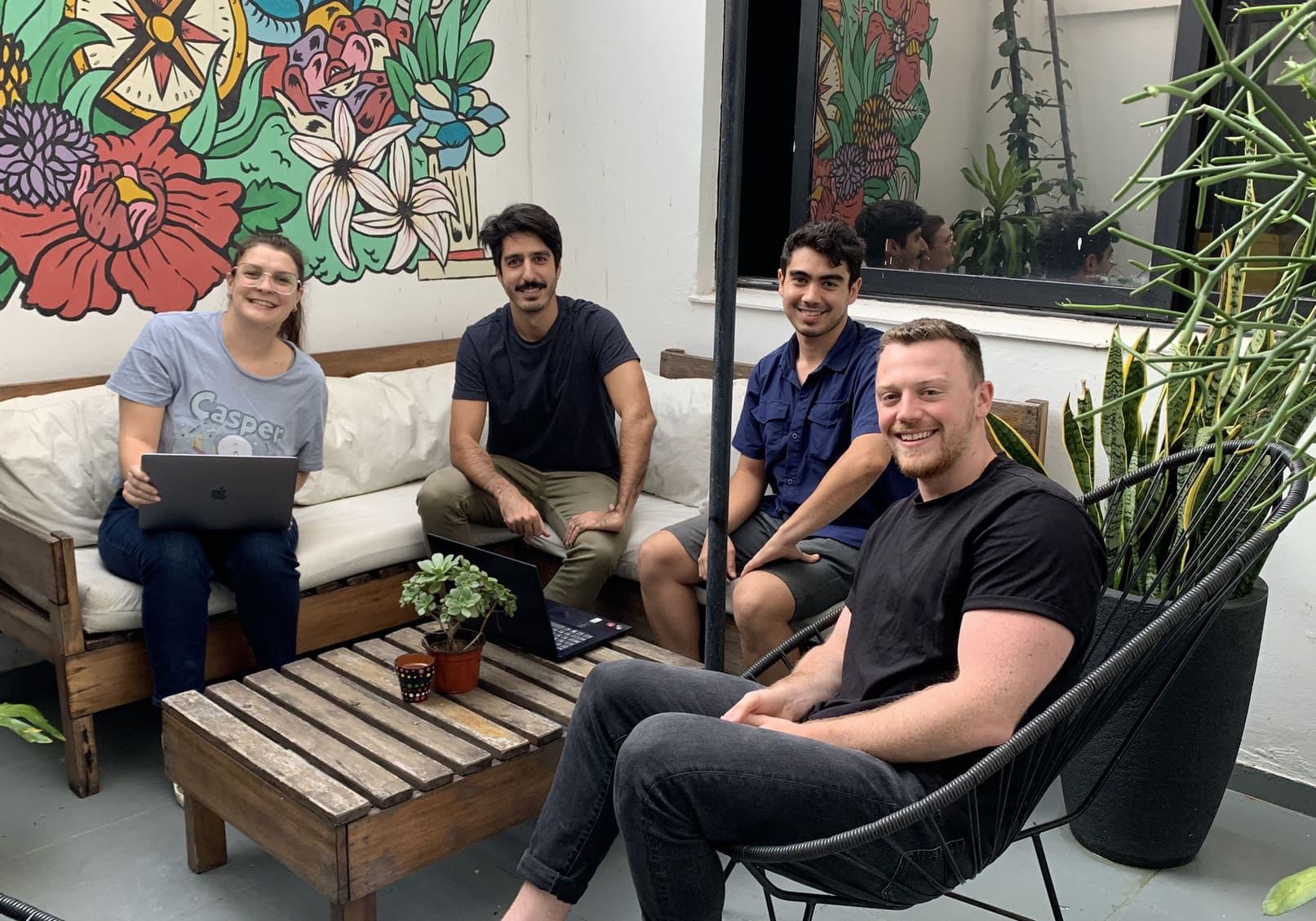 Equipo de personas trabajando en Coworking de Vicente Lopez